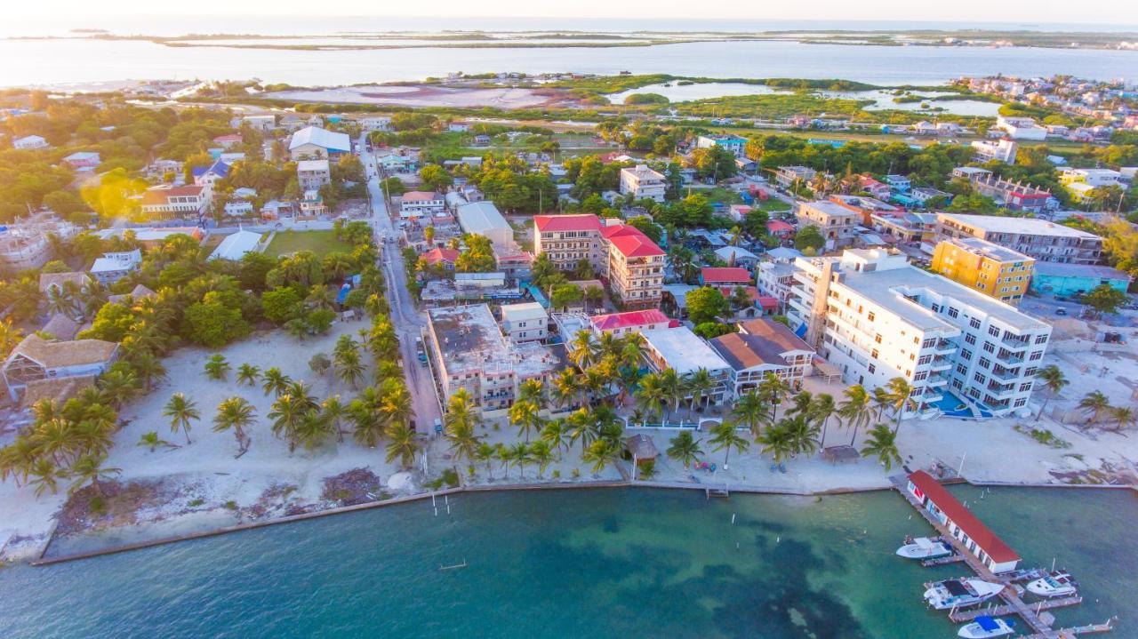 Tropical Palace Hotel San Pedro  Buitenkant foto