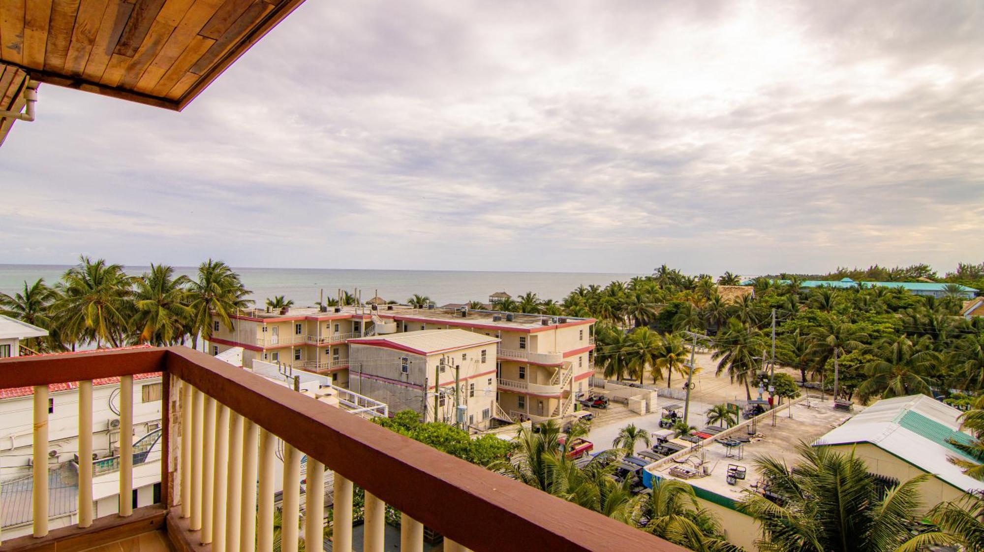 Tropical Palace Hotel San Pedro  Buitenkant foto
