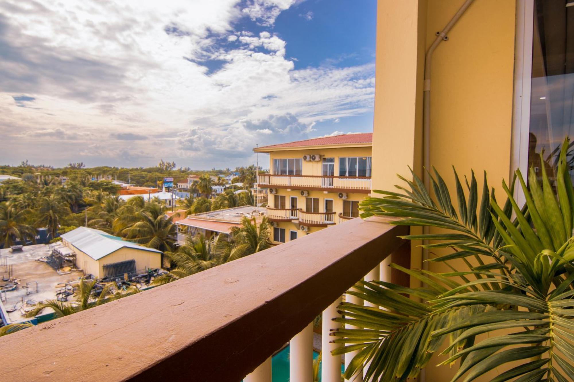 Tropical Palace Hotel San Pedro  Buitenkant foto